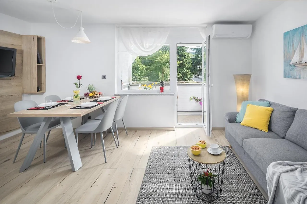 App***Max Apartment Pula